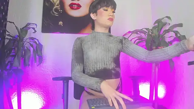 Alisson Santiel online show from 06-18-26, 07:52