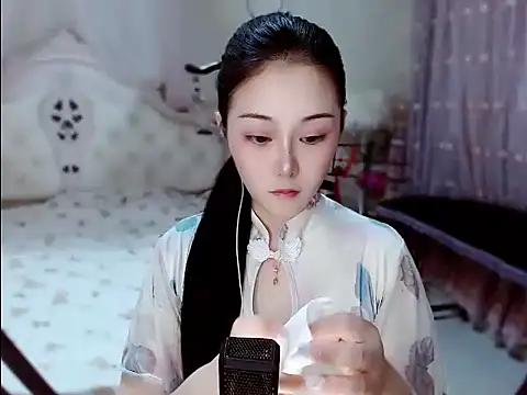 Snapshot of Amy-cnbaby chatting on 06-19-26, 01:43 Amy-cnbaby online show from 06-19-26, 01:43