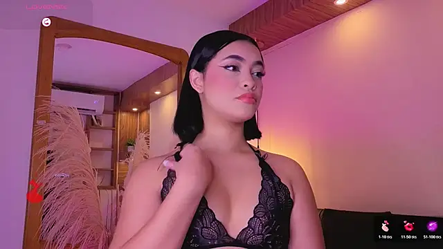 Snapshot of Chloe_monroee chatting on 05-30-26, 03:03 Chloe monroee online show from 05-30-26, 03:03