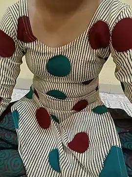 Snapshot of Seema_yadav01 chatting on 05-20-26, 05:13 Seema yadav01 online show from 05-20-26, 05:13