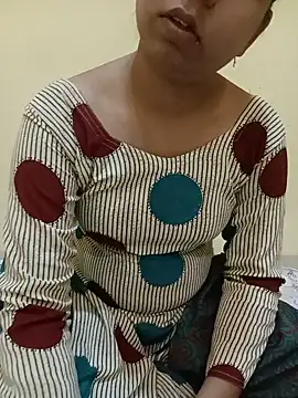 Snapshot of Seema_yadav01 chatting on 05-23-26, 05:12 Seema yadav01 online show from 05-23-26, 05:12