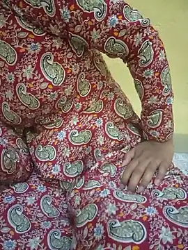 Snapshot of Seema_yadav01 chatting on 05-24-26, 05:01 Seema yadav01 online show from 05-24-26, 05:01