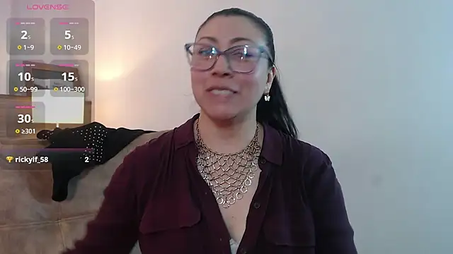 Snapshot of FranciscaVera chatting on 05-25-26, 07:53 FranciscaVera online show from 05-25-26, 07:53