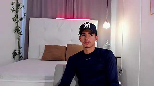 Alejo-and-Thiago online show from 07-24-26, 12:25