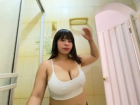 luna silk  online show from 06-18-26, 07:07