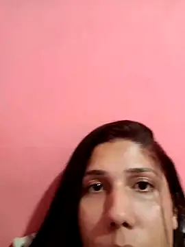 Snapshot of nessaflors2 chatting on 05-18-26, 07:31 nessaflors2 online show from 05-18-26, 07:31