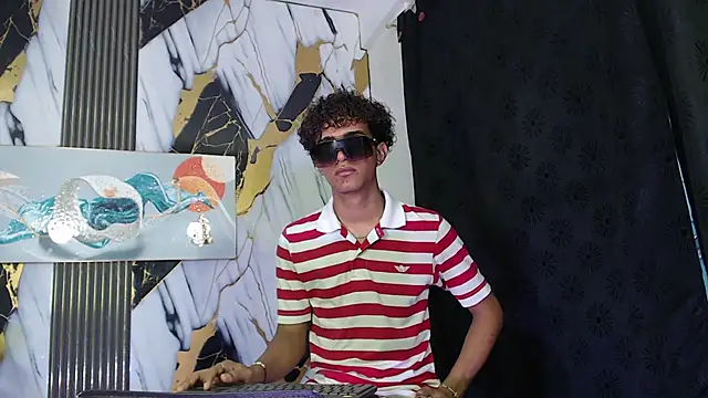 Snapshot of GOLDEN_2026 chatting on 06-12-26, 07:24 GOLDEN 2026 online show from 06-12-26, 07:24