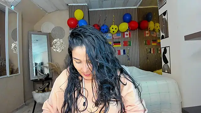 Snapshot of BBWLuxuryMuse chatting on 06-20-26, 12:08 BBWLuxuryMuse online show from 06-20-26, 12:08