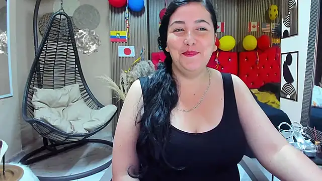Snapshot of BBWLuxuryMuse chatting on 07-17-26, 11:28 BBWLuxuryMuse online show from 07-17-26, 11:28