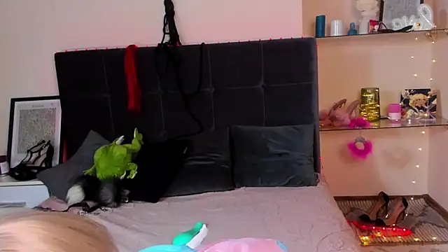 AlexxisSkky online show from 05-24-26, 05:12