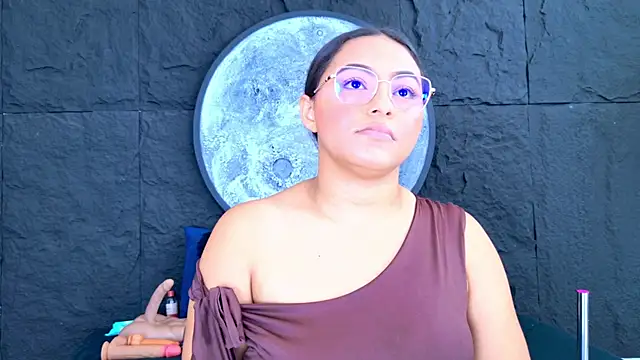 JessiBannkss online show from 06-24-26, 12:37