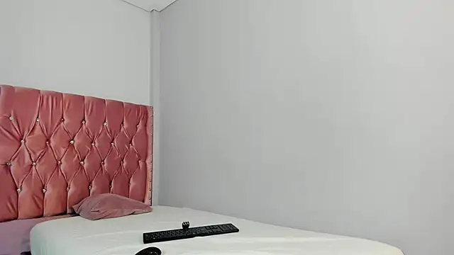 aisha moore online show from 06-18-26, 07:29