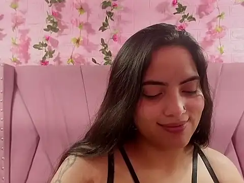 Snapshot of Isabella_Mora_ chatting on 05-23-26, 04:07 Isabella Mora online show from 05-23-26, 04:07