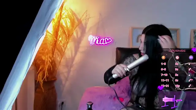 mia valentine   online show from 06-11-26, 08:51