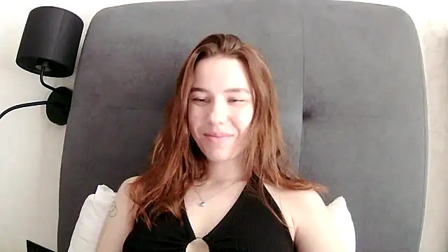 Snapshot of PollyStix chatting on 05-04-26, 10:55 PollyStix online show from 05-04-26, 10:55