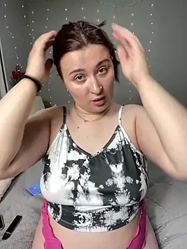 Snapshot of AureTease chatting on 05-16-26, 07:23 AureTease online show from 05-16-26, 07:23