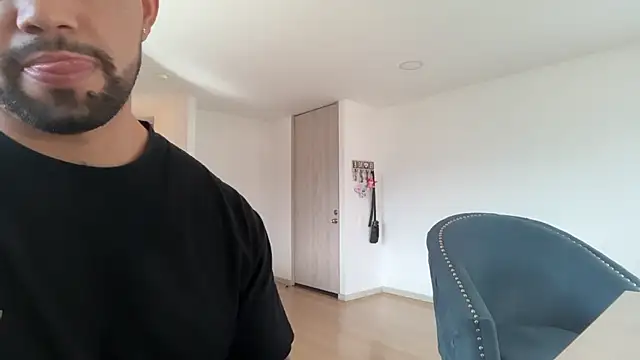 Snapshot of exclusivecouple69 chatting on 06-19-26, 08:34 exclusivecouple69 online show from 06-19-26, 08:34