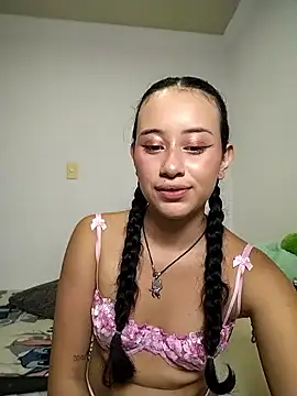 L0lita Emi12 online show from 05-17-26, 12:19