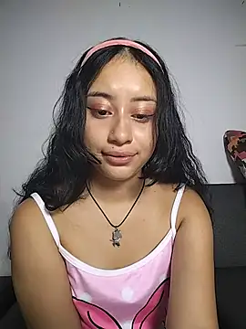 L0lita Emi12 online show from 05-17-26, 12:23
