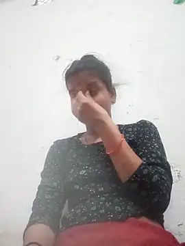 Snapshot of Student_garl_1 chatting on 06-04-26, 12:11 Student garl 1 online show from 06-04-26, 12:11