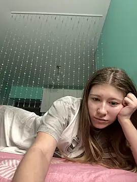 Snapshot of GraceCook_ chatting on 05-13-26, 04:37 GraceCook online show from 05-13-26, 04:37