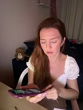 Snapshot of therealgingerr chatting on 06-04-26, 02:28 therealgingerr online show from 06-04-26, 02:28