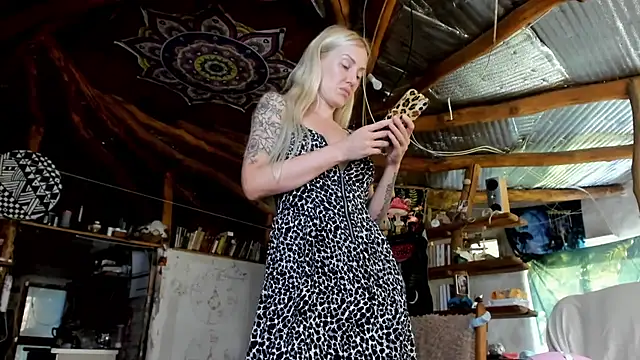 wildforestmuse  online show from 07-08-26, 06:18
