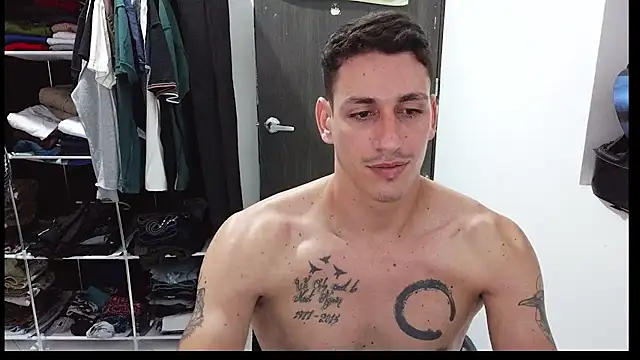 Snapshot of RaulRico chatting on 05-12-26, 03:09 RaulRico online show from 05-12-26, 03:09