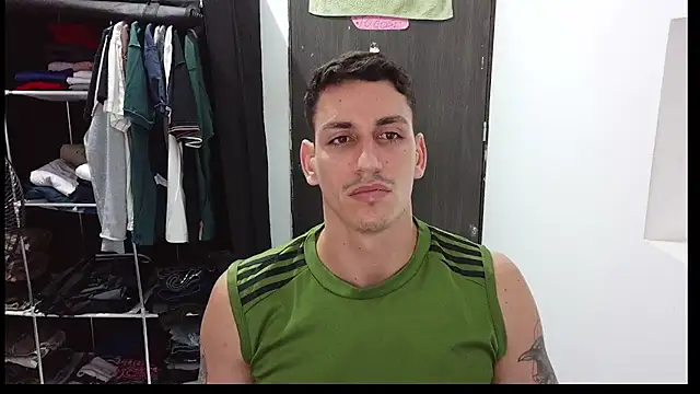 Snapshot of RaulRico chatting on 05-13-26, 02:47 RaulRico online show from 05-13-26, 02:47