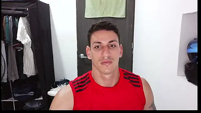 Snapshot of RaulRico chatting on 05-23-26, 05:50 RaulRico online show from 05-23-26, 05:50