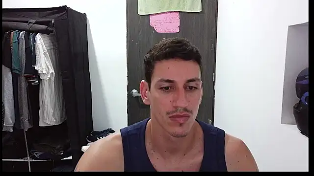Snapshot of RaulRico chatting on 06-01-26, 01:07 RaulRico online show from 06-01-26, 01:07