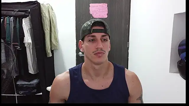 Snapshot of RaulRico chatting on 06-13-26, 11:02 RaulRico online show from 06-13-26, 11:02