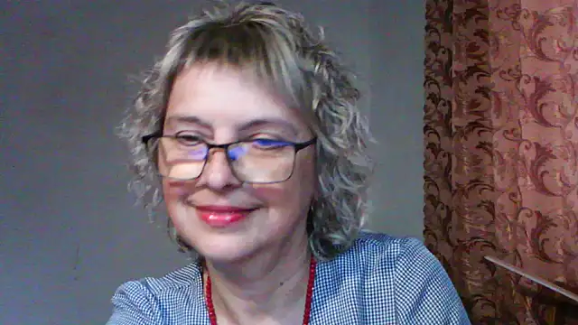Snapshot of ElizabethGorden chatting on 06-12-26, 01:10 ElizabethGorden online show from 06-12-26, 01:10