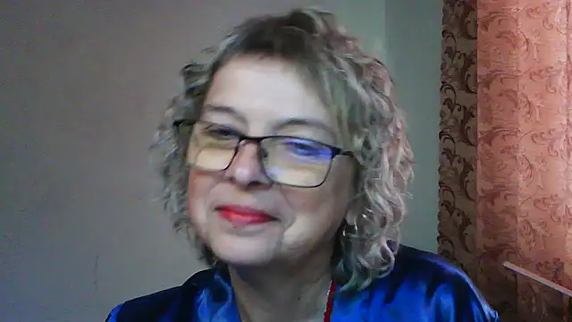 Snapshot of ElizabethGorden chatting on 06-14-26, 04:14 ElizabethGorden online show from 06-14-26, 04:14