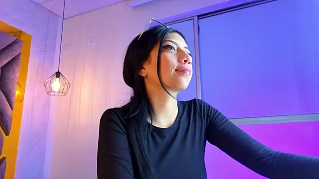 Ey Im simone  online show from 06-17-26, 12:18