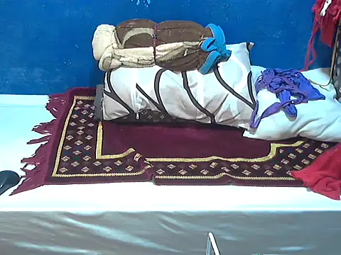 Snapshot of hotchilimom chatting on 10-05-25, 11:35 hotchilimom online show from 10-05-25, 11:35