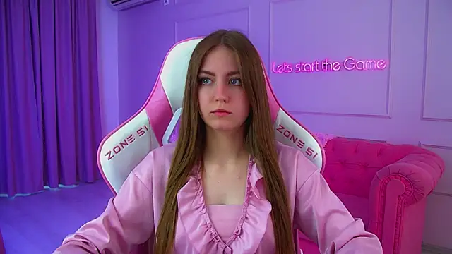 SofiaSarvains online show from 07-13-26, 06:16