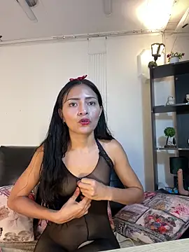 Snapshot of Karol_Wilde chatting on 05-19-26, 01:00 Karol Wilde online show from 05-19-26, 01:00