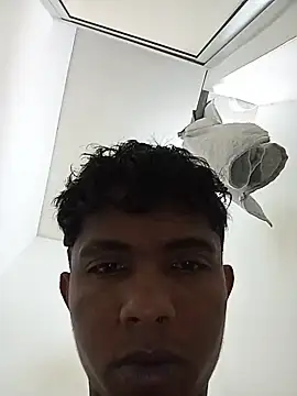 Snapshot of Santiago_And_Mick chatting on 05-17-26, 04:25 Santiago And Mick online show from 05-17-26, 04:25