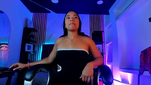 BrianaRuiiz  online show from 06-24-26, 01:10