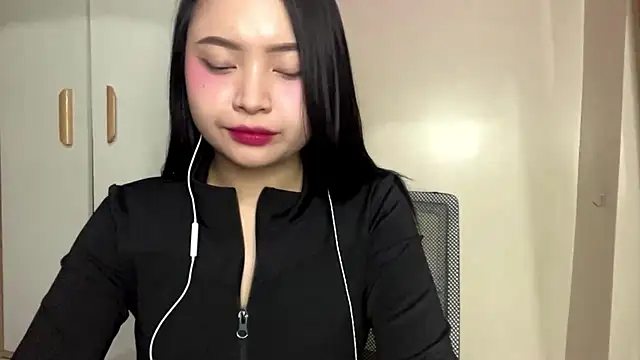 LorindaBeser online show from 05-10-26, 01:16
