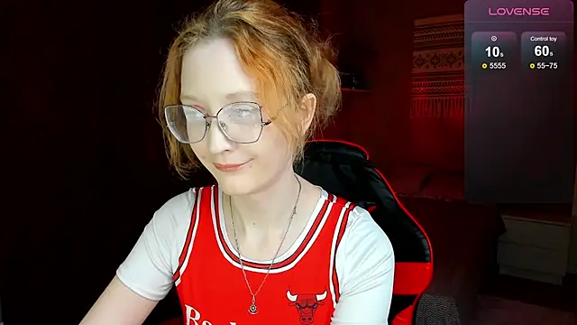 Snapshot of LunaTerry chatting on 06-02-26, 07:54 LunaTerry online show from 06-02-26, 07:54