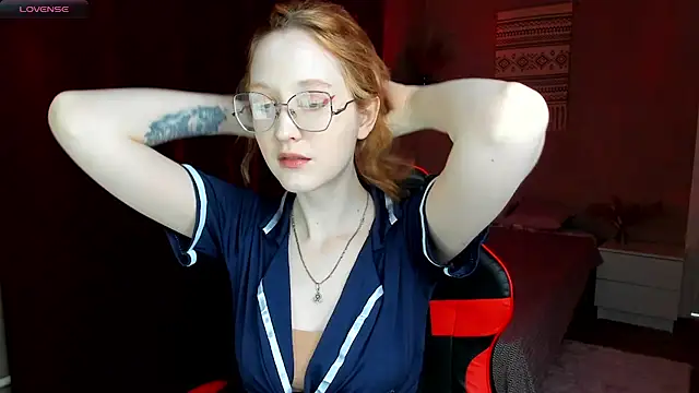 Snapshot of LunaTerry chatting on 06-04-26, 07:58 LunaTerry online show from 06-04-26, 07:58