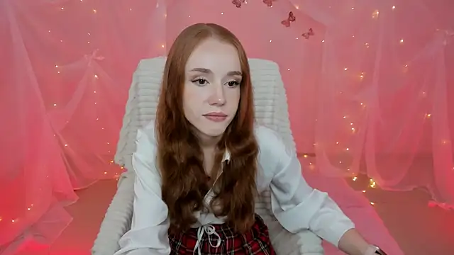 Snapshot of MilaSiren chatting on 05-12-26, 09:39 MilaSiren online show from 05-12-26, 09:39