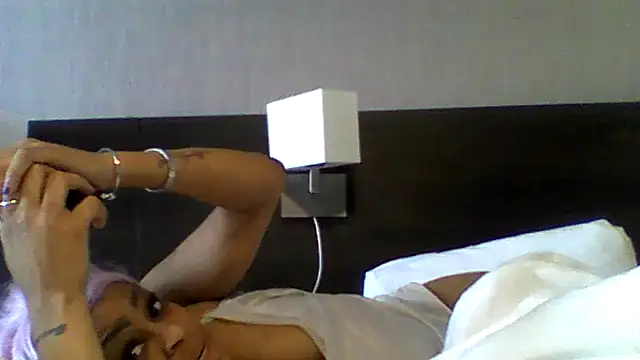 Snapshot of MissVegas chatting on 05-18-26, 06:41 MissVegas online show from 05-18-26, 06:41