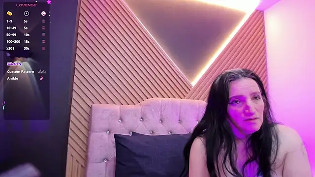 Snapshot of CloeMature chatting on 05-31-26, 03:26 CloeMature online show from 05-31-26, 03:26