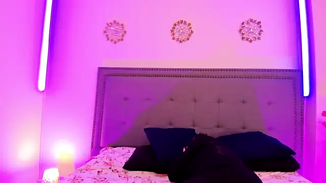 Snapshot of CloeMature chatting on 07-12-26, 04:14 CloeMature online show from 07-12-26, 04:14