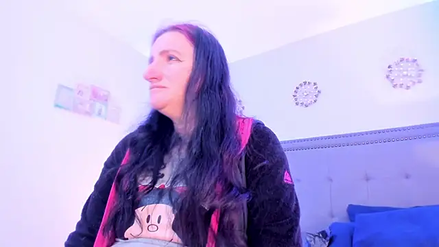 Snapshot of CloeMature chatting on 07-28-26, 03:57 CloeMature online show from 07-28-26, 03:57