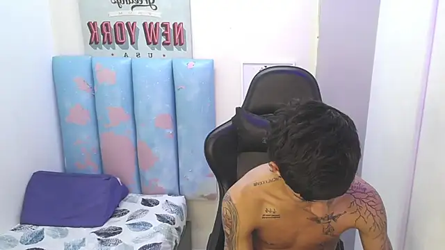 Snapshot of liam_play chatting on 05-30-26, 03:14 liam play online show from 05-30-26, 03:14