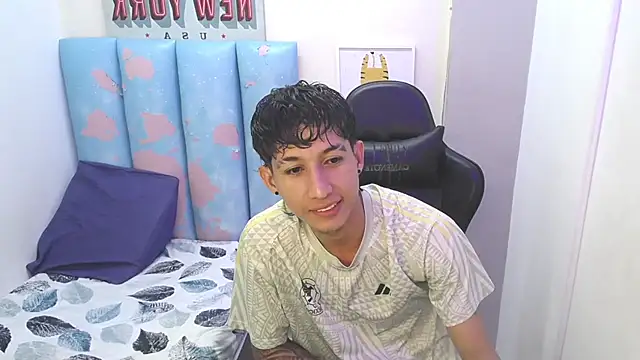 Snapshot of liam_play chatting on 06-02-26, 03:08 liam play online show from 06-02-26, 03:08